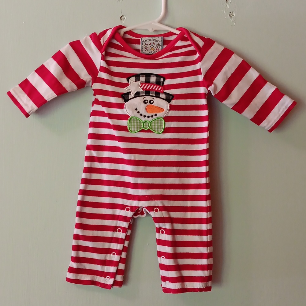 🎄Three Sisters striped snowman romper